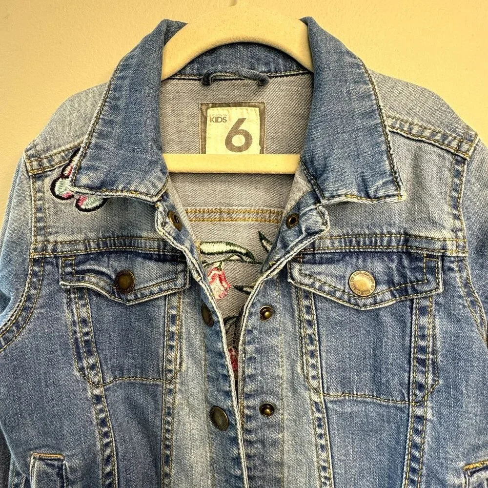 COTTONON Kids Hummingbird Jean Jacket Girls 6 Denim Embroidered Bee Cotton On - Picture 3 of 9